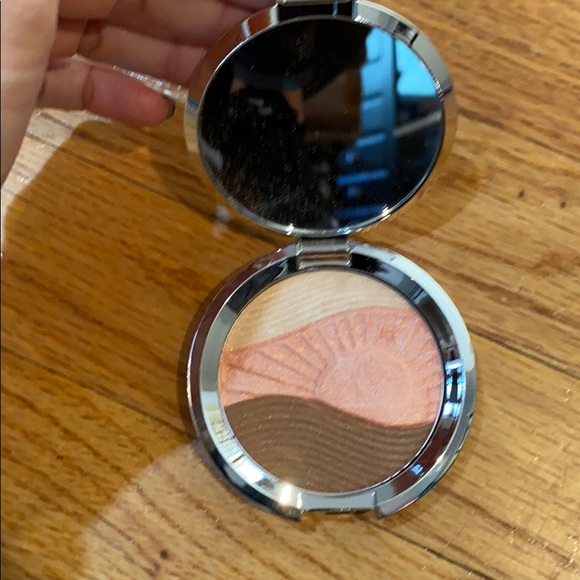 BECCA Other - Becca Endless Bronze & Glow